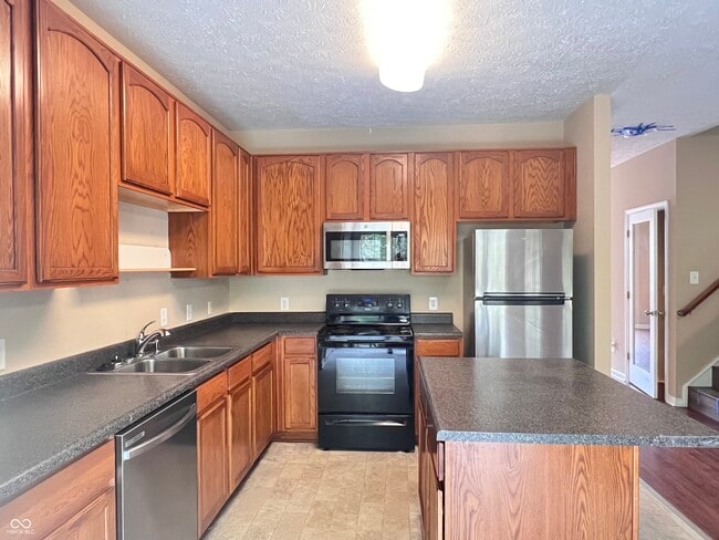 Building Photo - 3332 Decker Ridge Dr