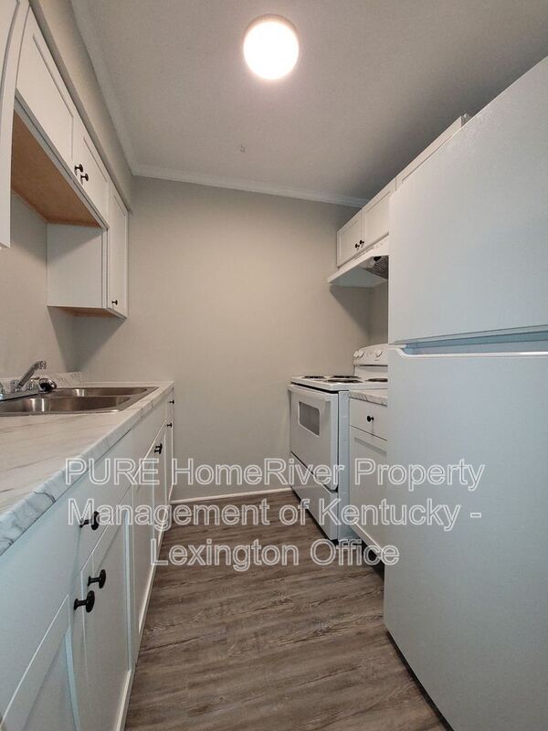 Building Photo - 1685 Alexandria Dr