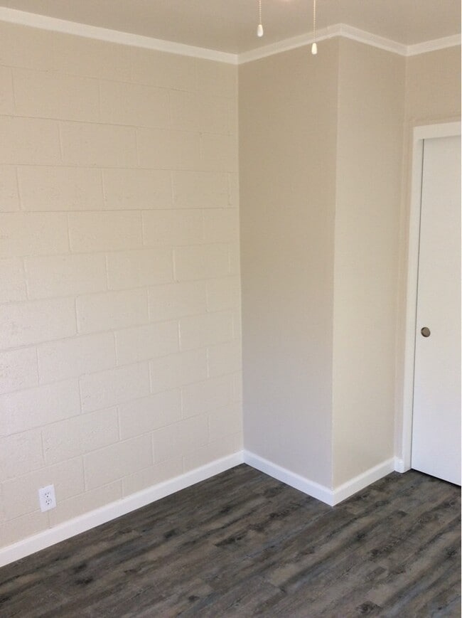 Building Photo - APPLY FOR THIS BEAUTIFUL HOME TODAY!