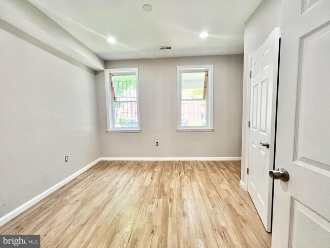 Building Photo - 4021 Kansas Ave NW