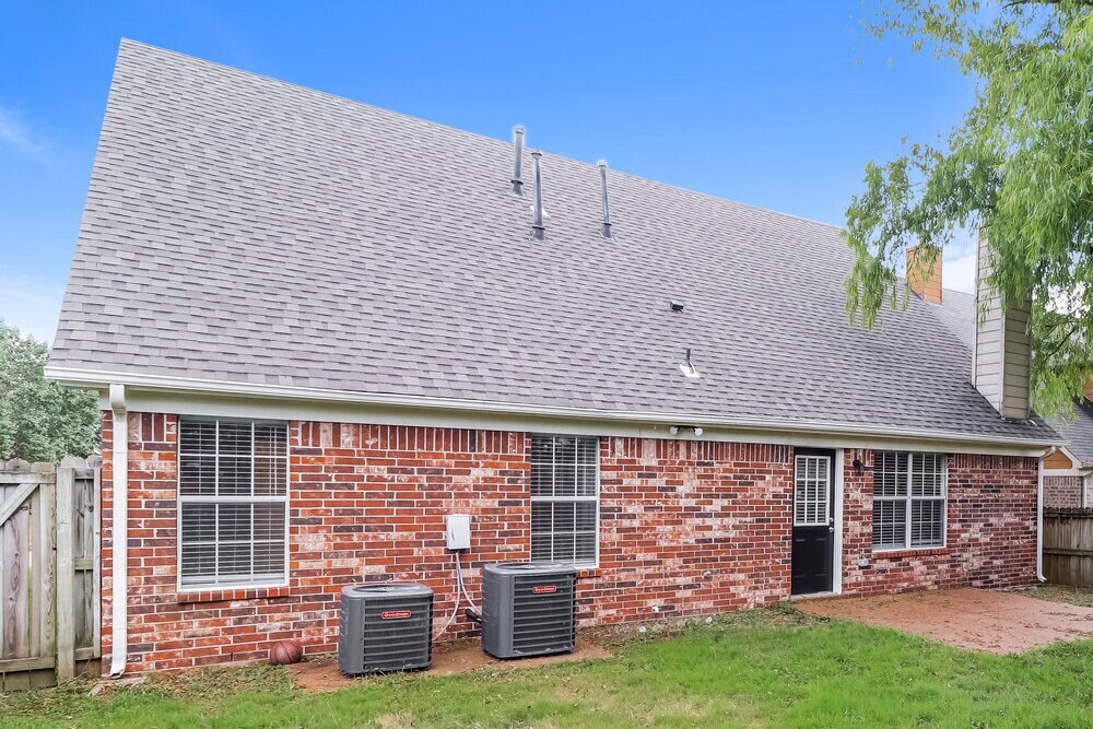 Building Photo - 10038 Cameron Ridge TR