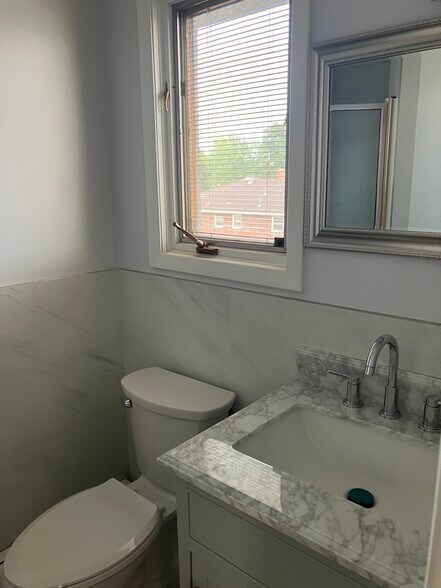 Marble details - 2442 1st St