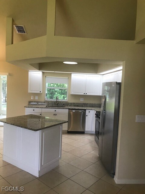 Building Photo - 2303 NW 37th Ave