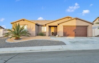 Building Photo - 5 Bedroom on Falcon