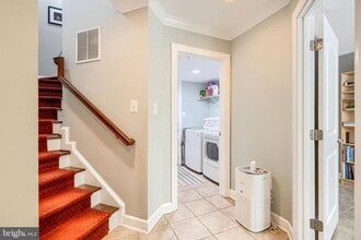 Building Photo - 432 Grand St