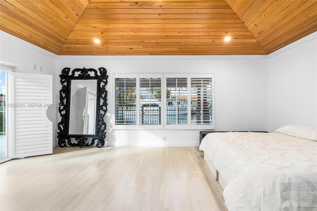 Building Photo - 2085 Ixora Rd