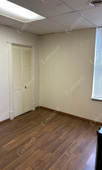 Building Photo - 551 Bates St