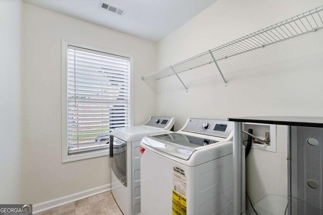 Building Photo - 204 Britt Dr
