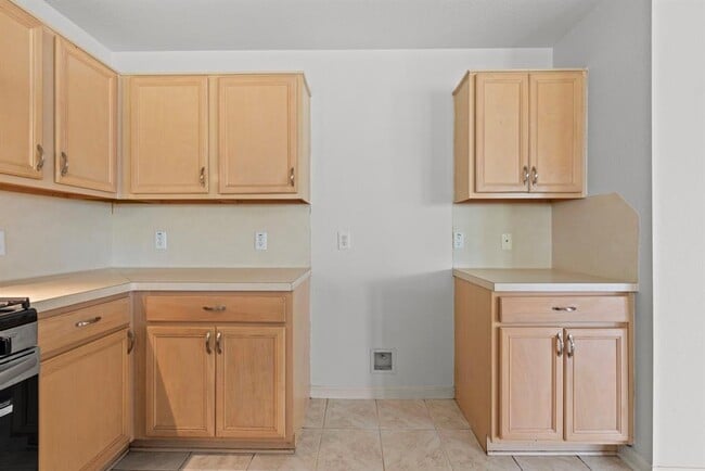 Building Photo - 3031 Lexington Lake Dr