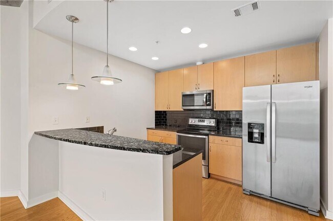 Building Photo - 400 W Peachtree St NW