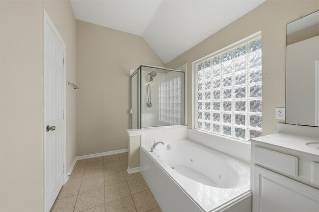 Building Photo - 21610 Grand Hollow Ln