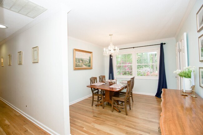 Building Photo - Spacious 3 Bedroom Home in Fayetteville, N...