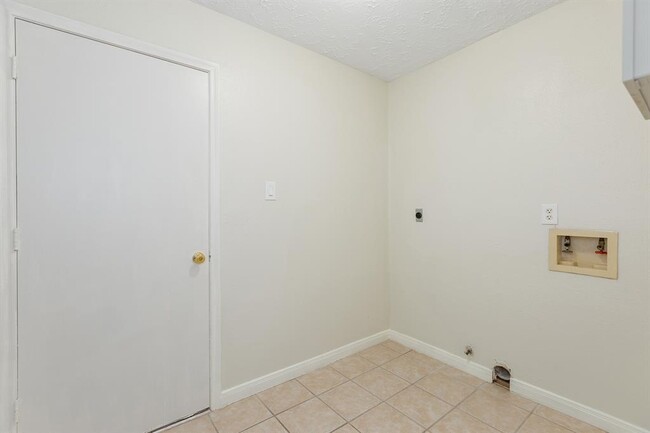 Building Photo - 5442 Garden Village Dr