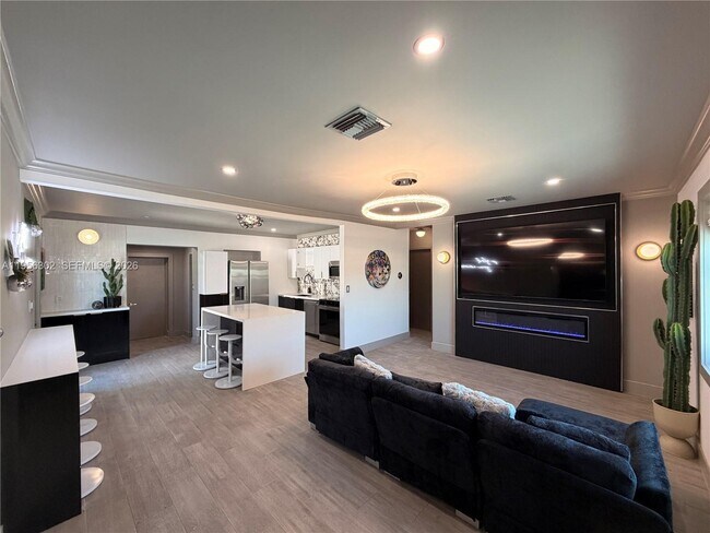 Building Photo - 1532 N Andrews Ave