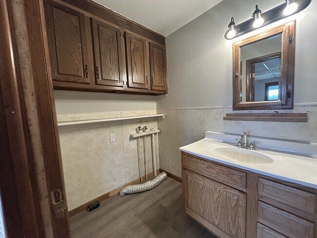 Building Photo - 6640 E Carson City Rd