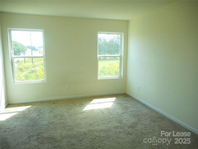 Building Photo - 5207 Maynard Hl Dr