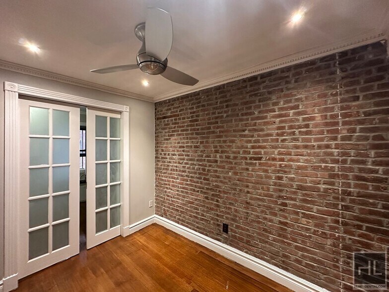 Building Photo - W 53RD ST.