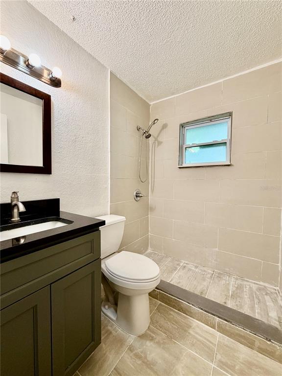 Building Photo - 7132 Oakwood Dr