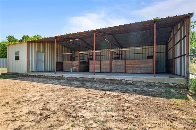 Building Photo - 402 N Pkwy Dr