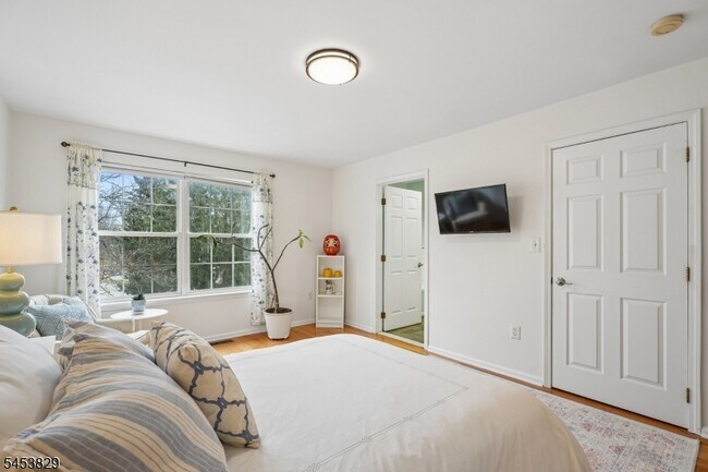 Building Photo - 55 Greenbrook Dr