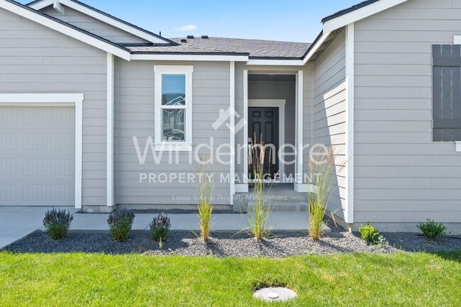 Building Photo - **September** New 3-Bedroom Home In Eagle Ridge