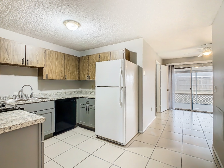 Building Photo - 4530 Ballentine Ct