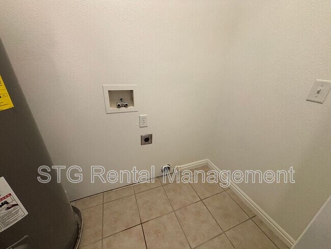 Building Photo - 2642 E 750 N