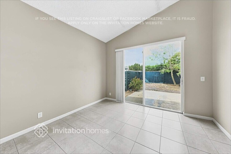 Building Photo - 7704 Thornlee Dr