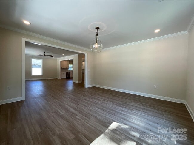 Building Photo - 307 N Catawba St