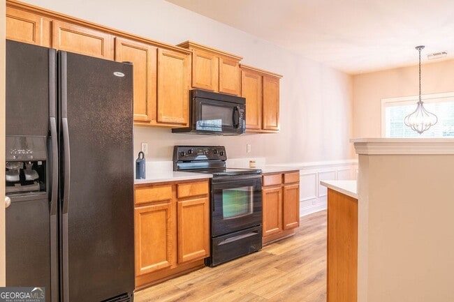 Building Photo - 2046 Barberry Dr