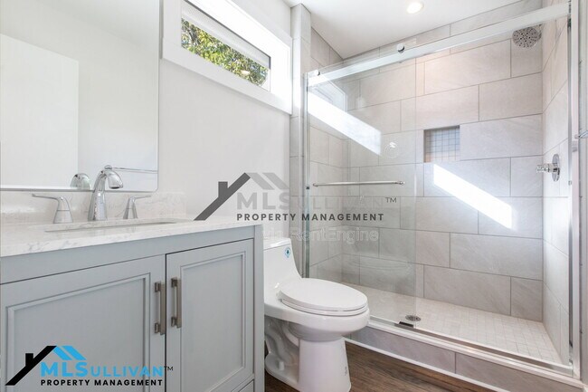 Building Photo - 911 Carolina Ave