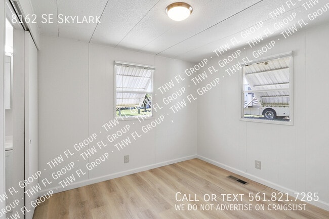 Building Photo - 8162 SE Skylark-