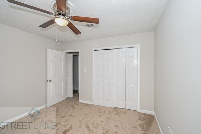 Building Photo - REDUCED!