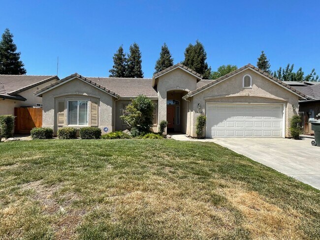 Building Photo - Southeast Visalia home coming soon!