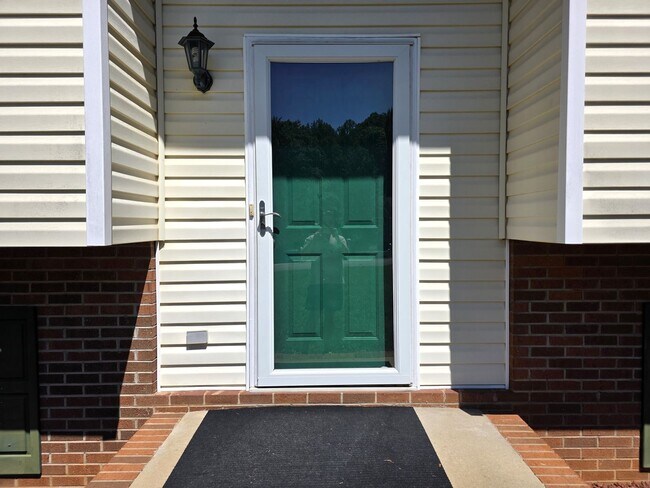 Building Photo - 273 Woodbridge Dr