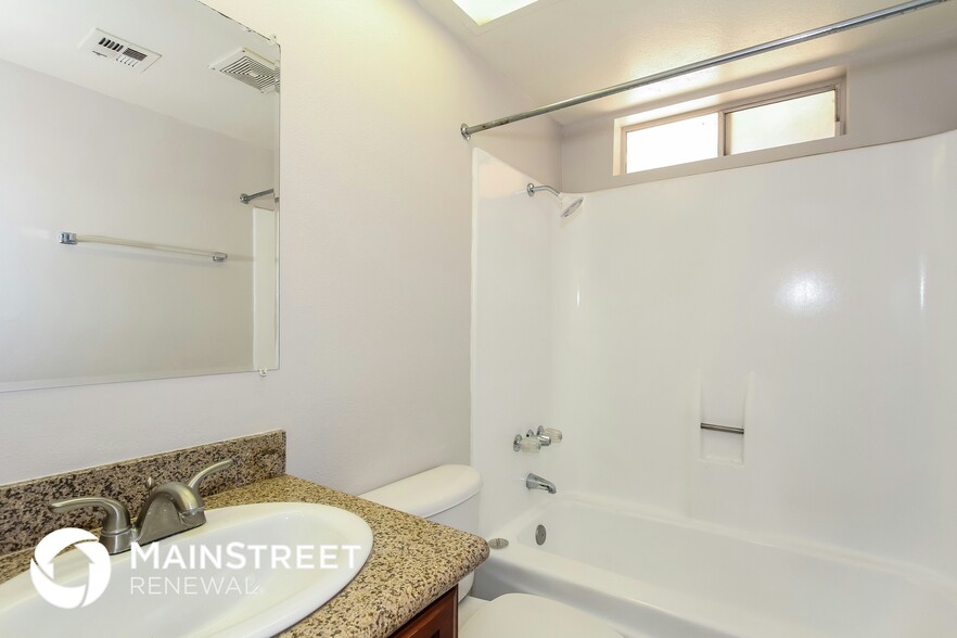 Building Photo - 8435 W Heatherbrae Dr