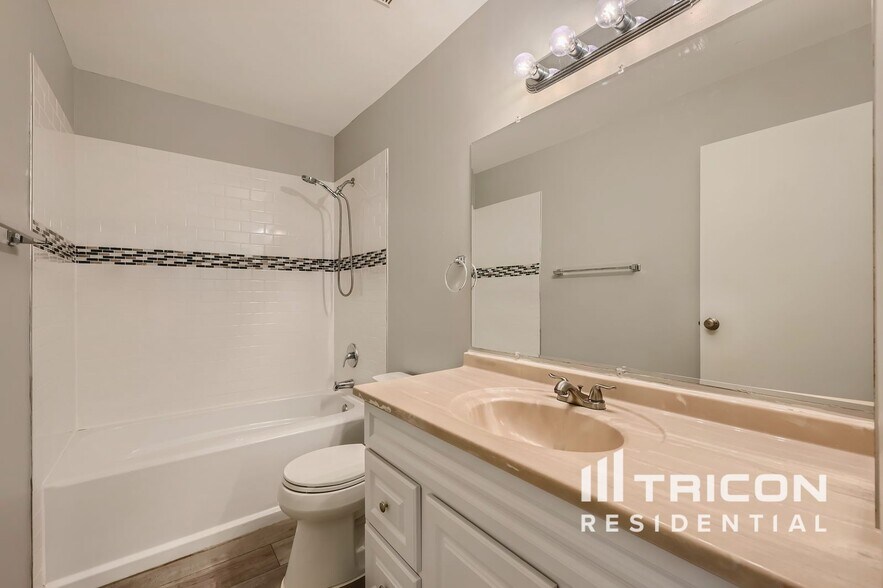 Building Photo - 12345 Bonfire Dr