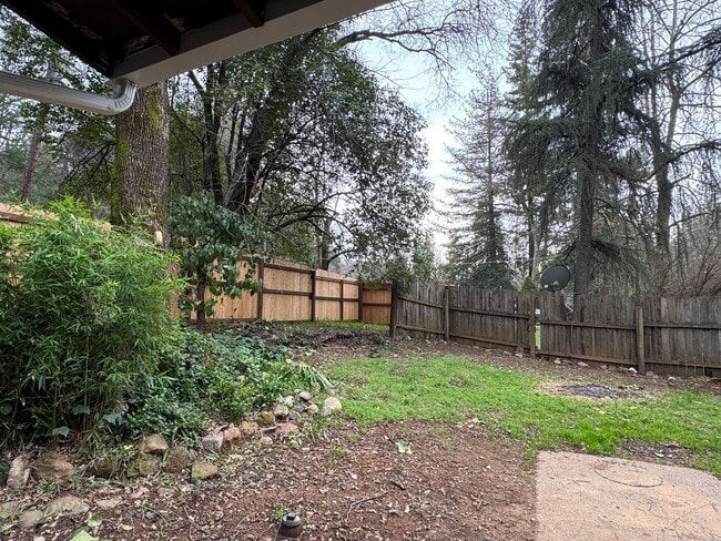 Building Photo - Cozy Cottage