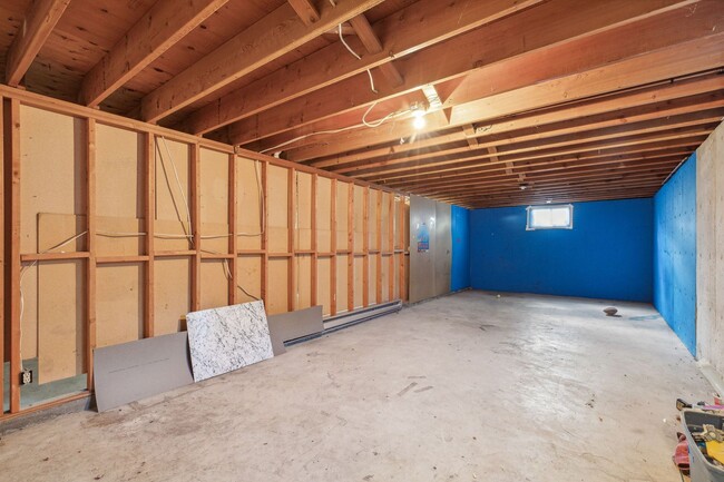 Building Photo - 1710 27th Ave