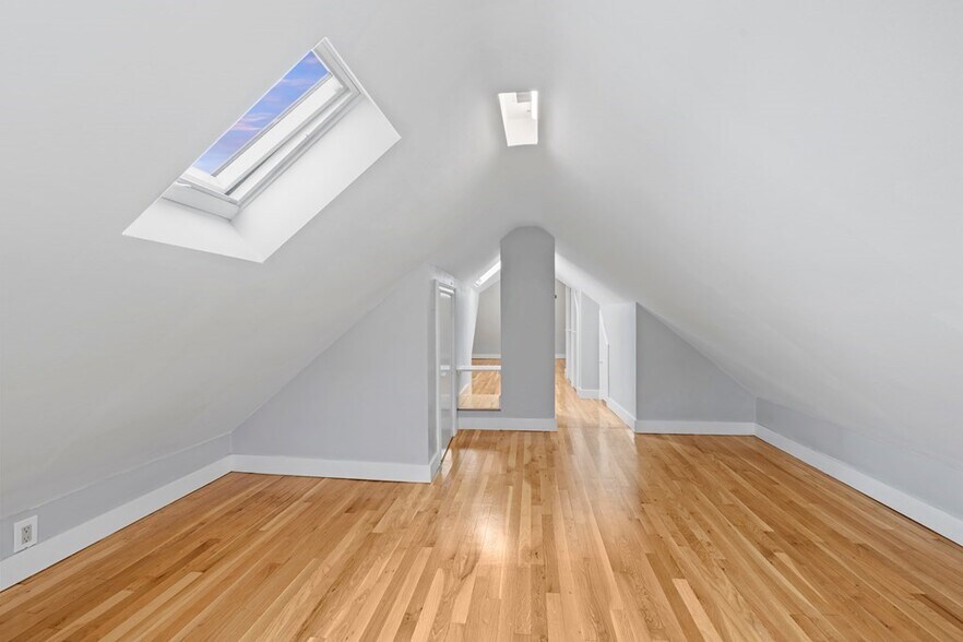 Building Photo - 80 Irving St