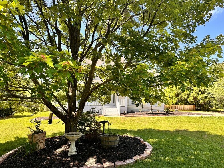 Building Photo - 7845 Melcombe Way
