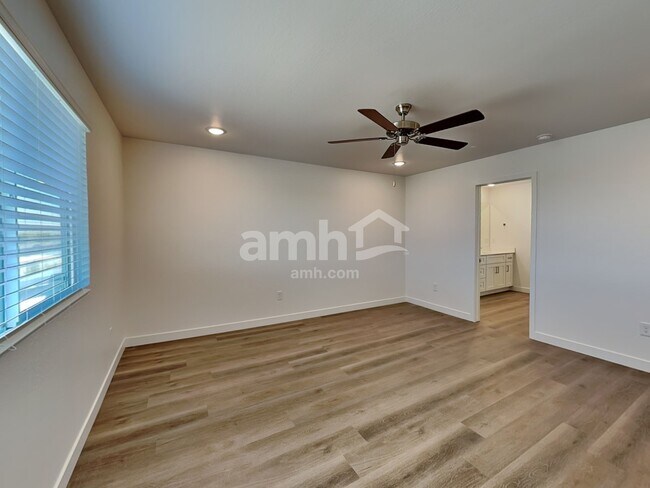 Building Photo - 4419 S 97th Dr