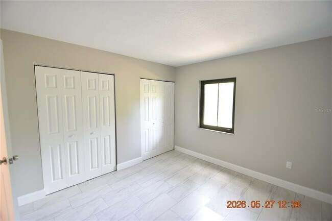 Building Photo - 877 114th Ave N