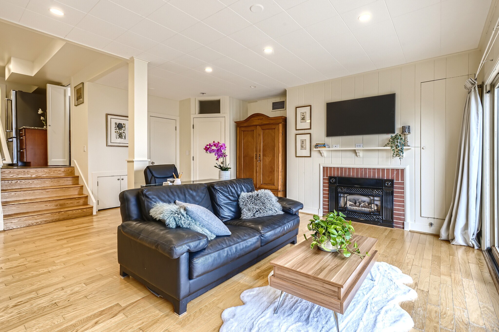 Building Photo - 4400 55th Ave NE