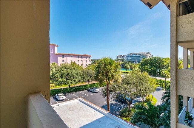 Building Photo - 950 Ponce De Leon Rd