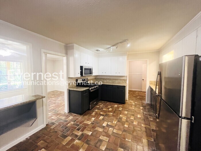 Building Photo - 114 Rollingwood Dr
