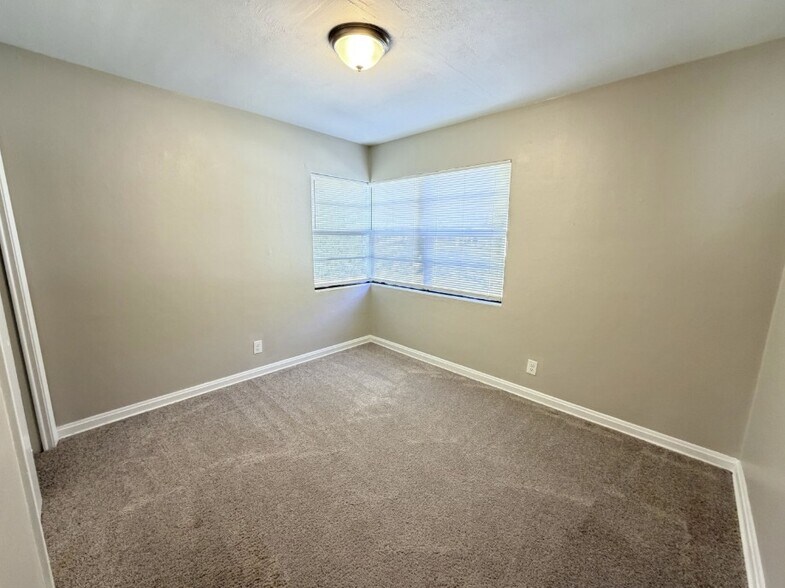 Building Photo - 10252 Haverford Rd