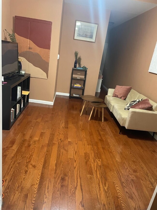 Building Photo - 280 2ND St