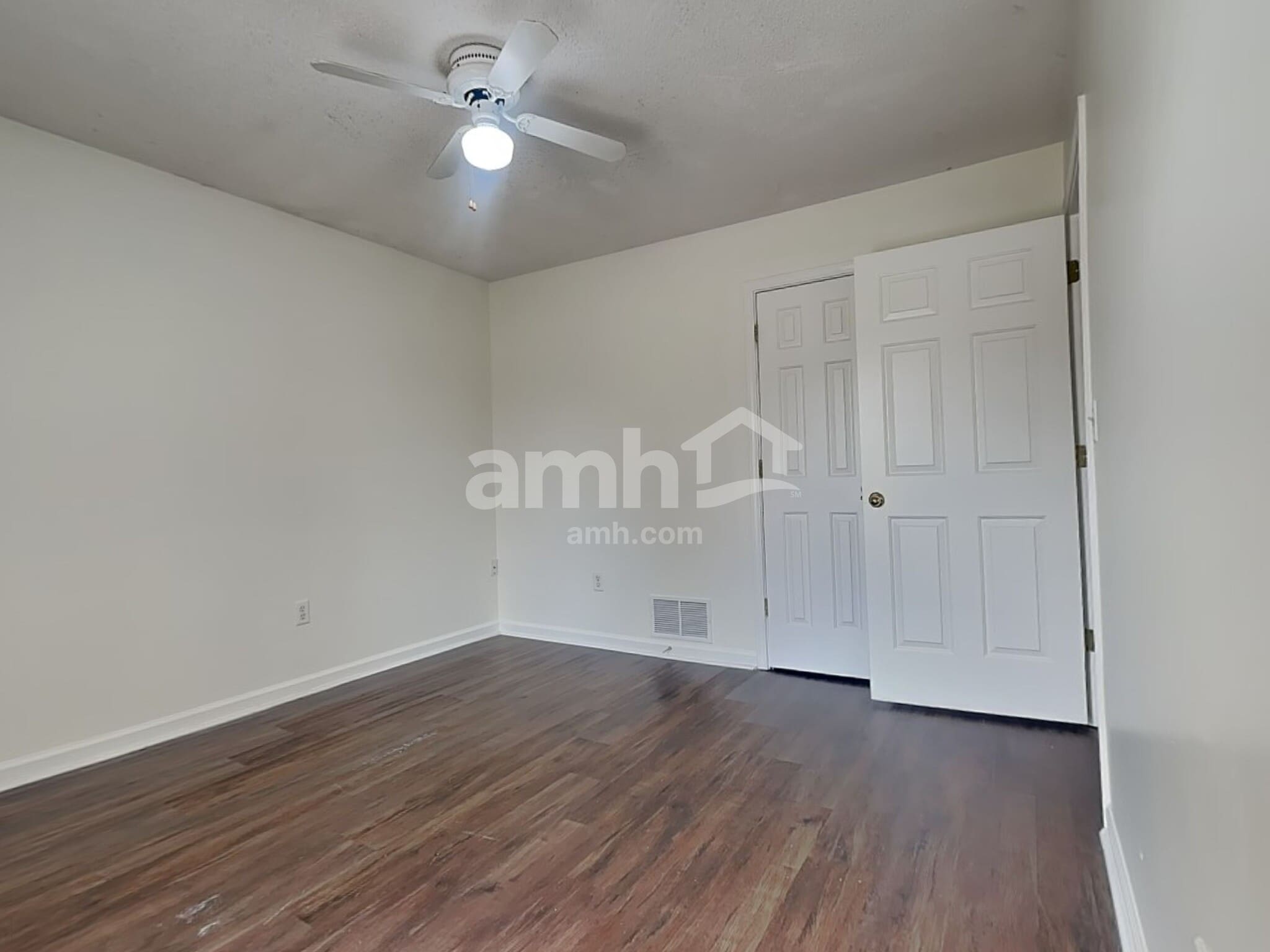 Building Photo - 9270 Chimneyrock Blvd