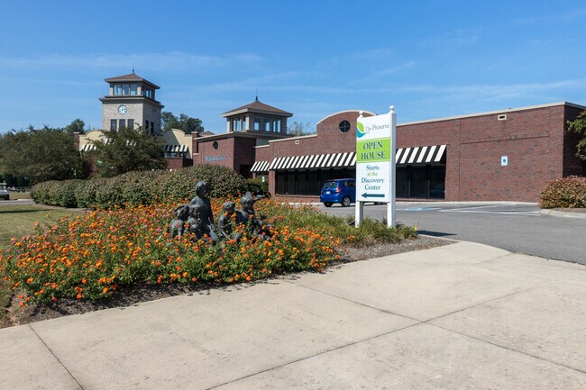 Building Photo - 509 Broadberry Ave